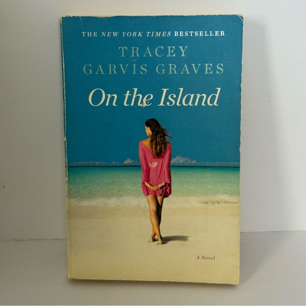 On the Island paperback Book by Tracey Garvis Graves